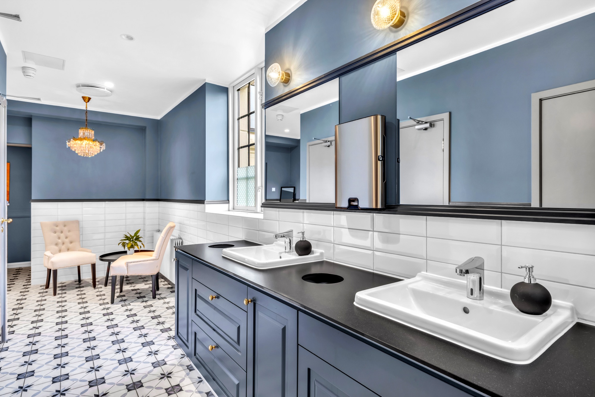 Modernisert bad i klassisk villa - gammelt hus, moderne standard