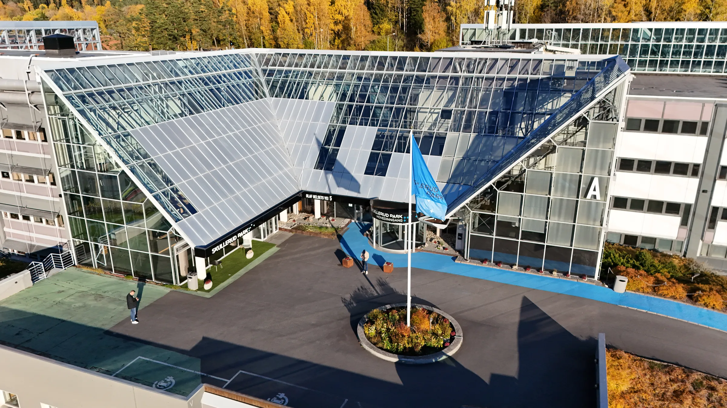 The main entrance to Skullerud Park, Olaf Helsets vei 5, seen from above